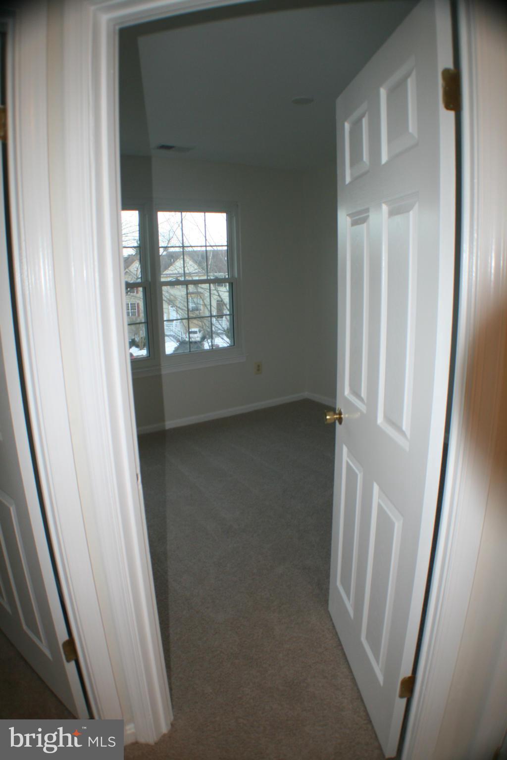 13930 Baton Rouge Court Centreville, VA 20121 - Photo 11 of 26 a view of a hallway
