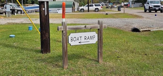 a view of a park with welcome board