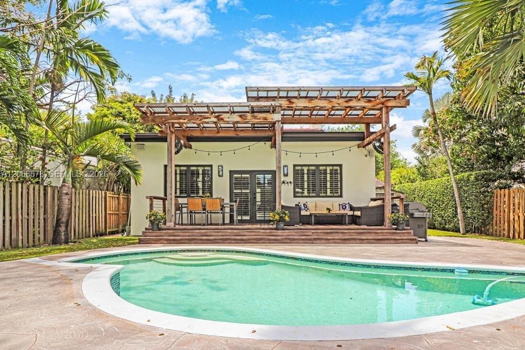 111 Southwest 29th Road Miami, FL 33129 - Photo 3 of 12 Gallery Image 3