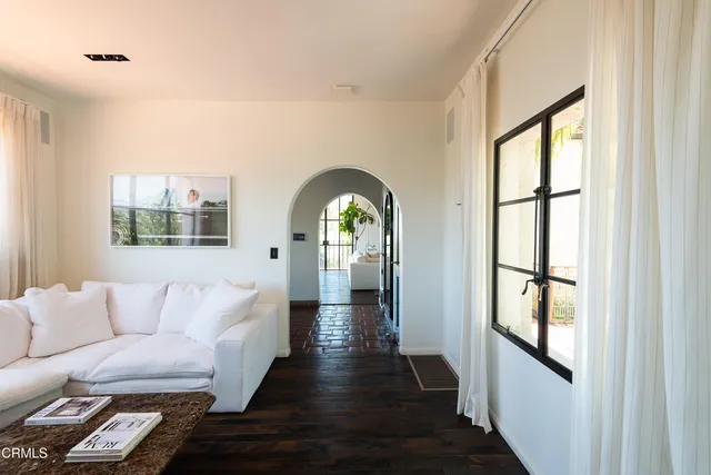 $14,750 | 2880 Durand Drive, Los Angeles, CA 90068