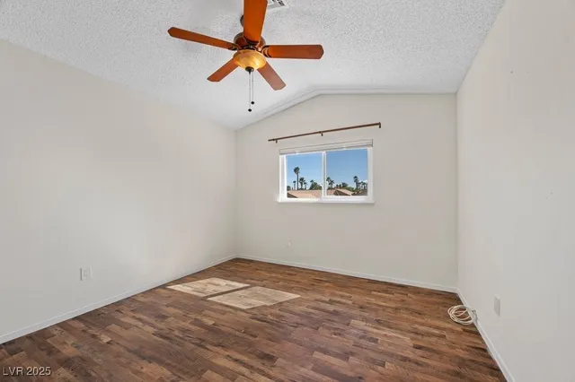 $3,450 | 8420 Haven Brook Court, Las Vegas, NV 89128