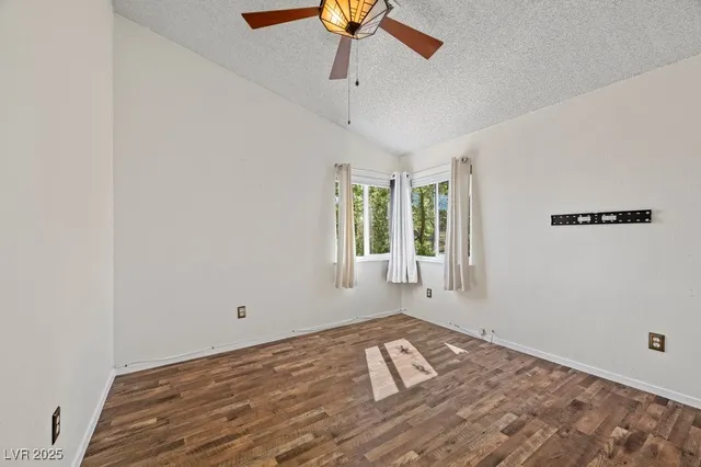 $3,450 | 8420 Haven Brook Court, Las Vegas, NV 89128