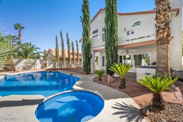 $3,450 | 8420 Haven Brook Court, Las Vegas, NV 89128