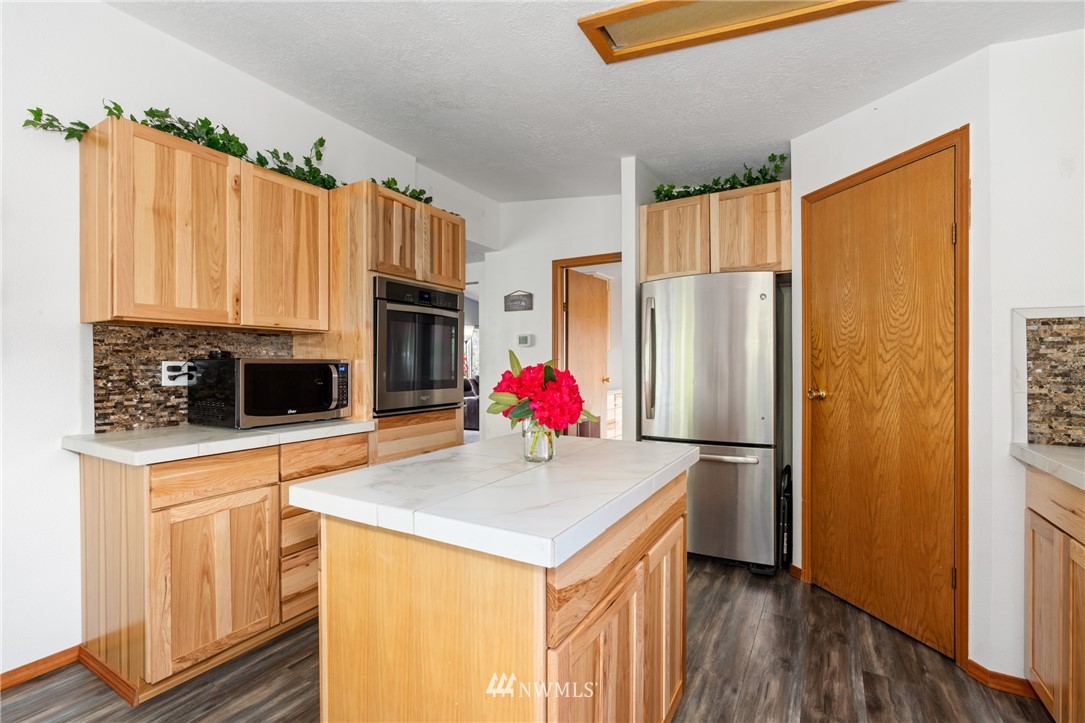 1920 Bloomhardt Road Raymond, WA 98577 - Photo 11 of 20 Gallery Image 11