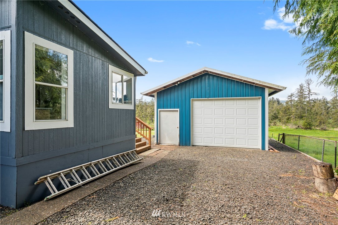 1920 Bloomhardt Road Raymond, WA 98577 - Photo 3 of 20 Gallery Image 3