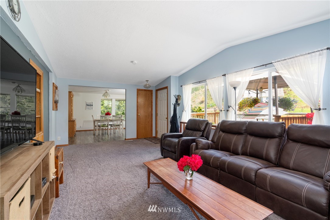 1920 Bloomhardt Road Raymond, WA 98577 - Photo 8 of 20 Gallery Image 8