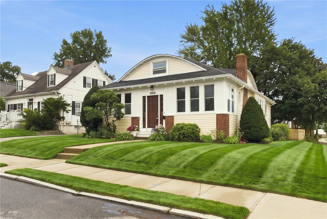 47 Friendly Road Cranston, RI 02910 - Photo 2 of 19 Gallery Image 2