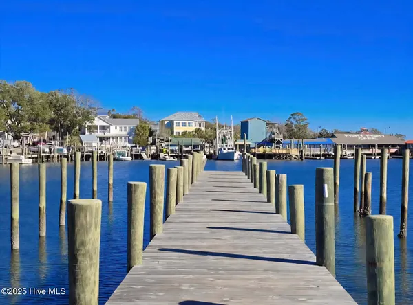 $2,395 | 4917 Abbington Oaks Way, Southport, NC 28461