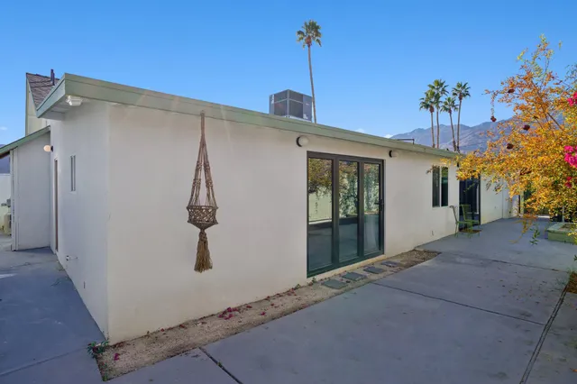 $1,000,000 | 3864 Calle San Raphael, Palm Springs, CA 92264