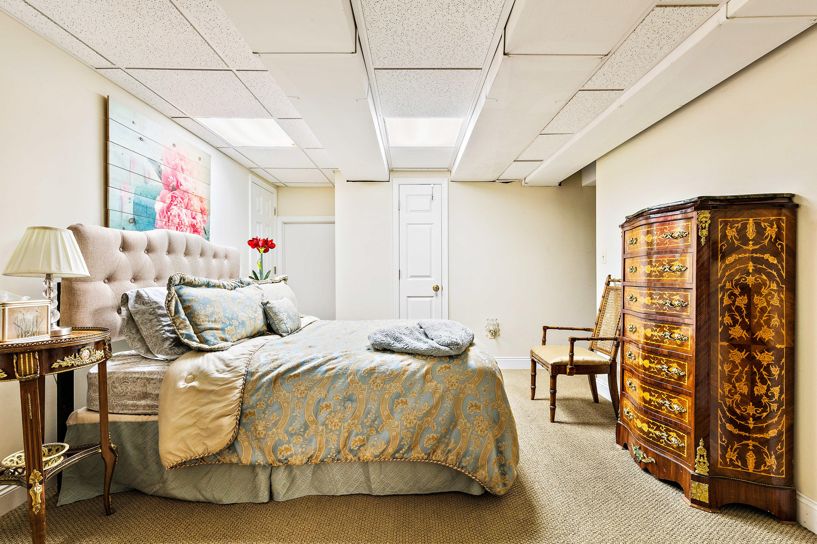 5 Post Road Rumson, NJ 07760 - Photo 49 of 67 a bedroom with bed and a window