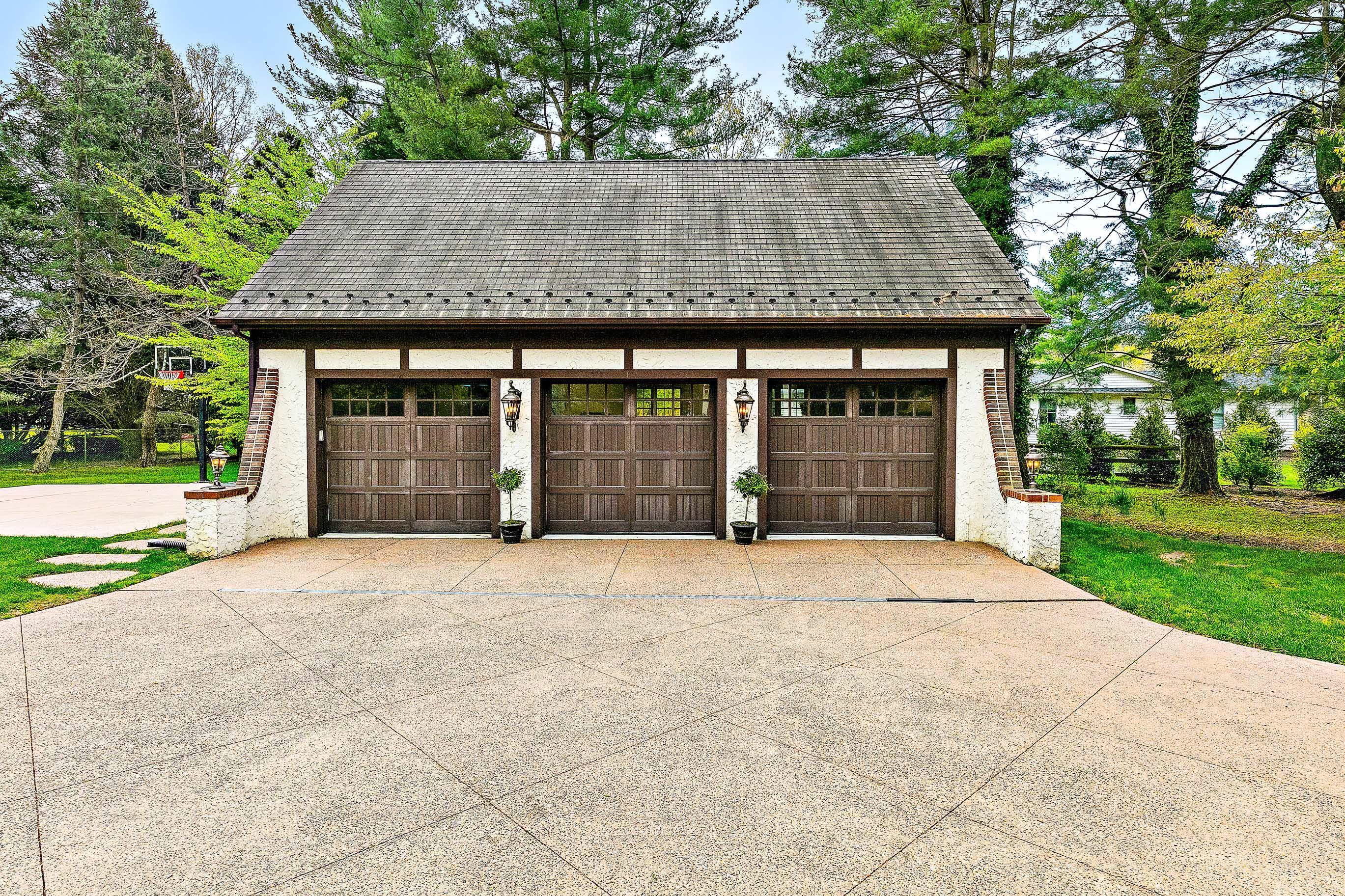 5 Post Road Rumson, NJ 07760 - Photo 55 of 67 front view of a house with a yard