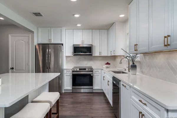 $267,500 | 1415 Hummingbird, San Antonio, TX 78245