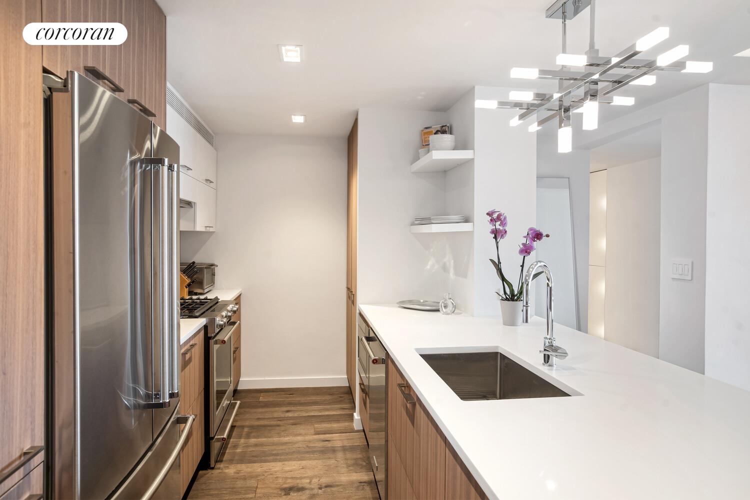 315 East 72nd Street, Unit 17J Manhattan, NY 10021 - Photo 4 of 7