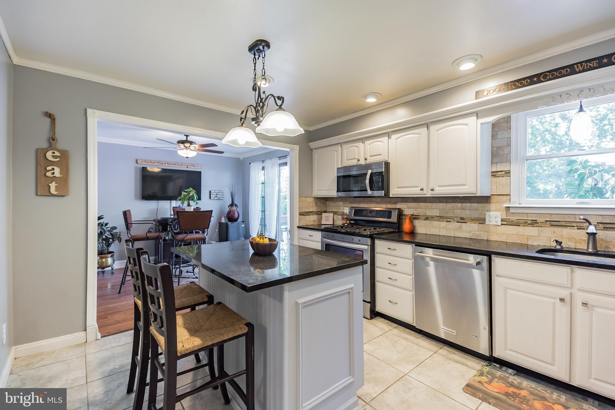 Granite counters, custom lighting