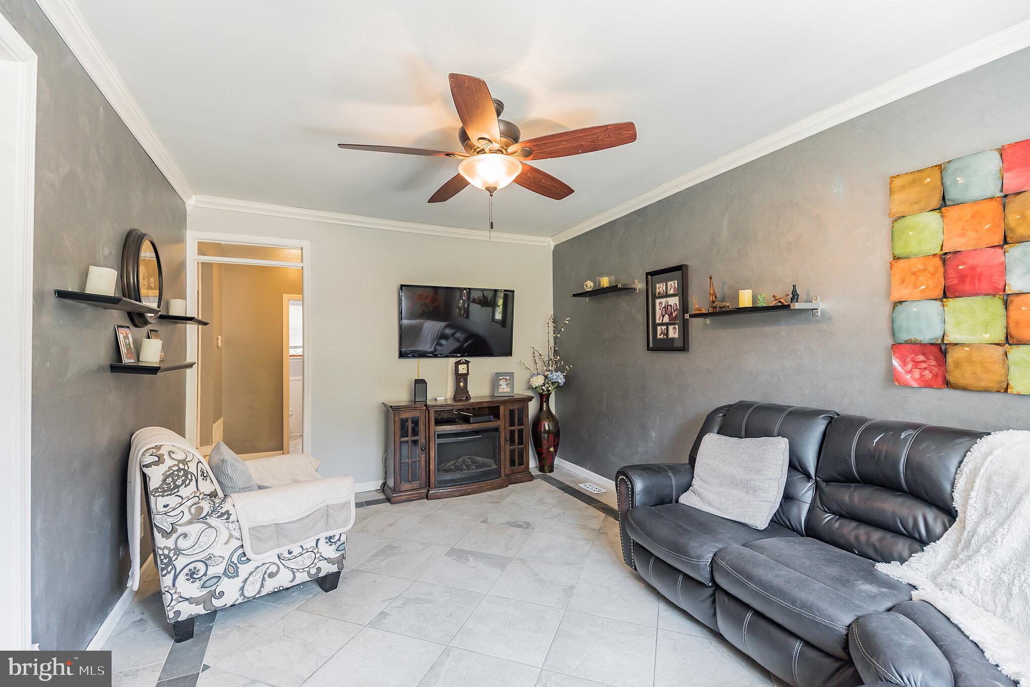Custom tile work, Crown molding