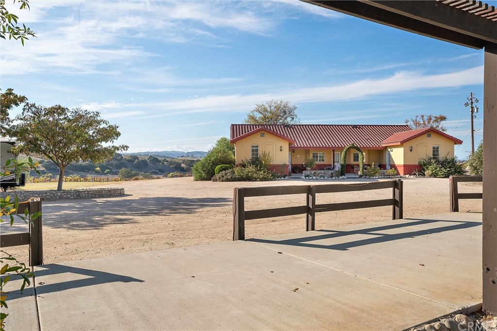 4295 Union Road Paso Robles, CA 93446 - Photo 4 of 39 a view of outdoor space and yard