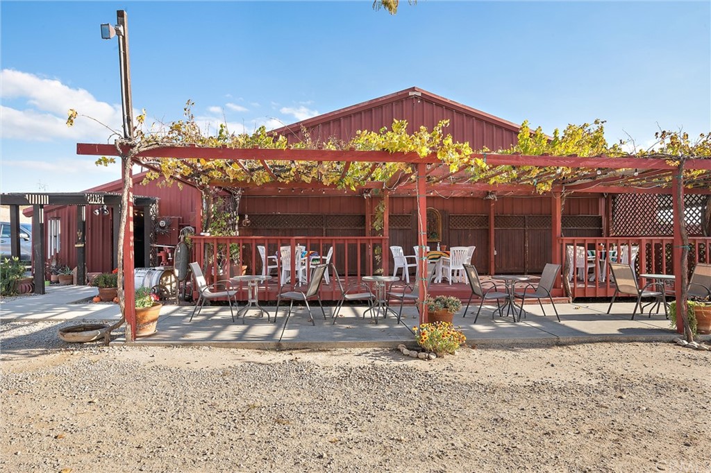 4295 Union Road Paso Robles, CA 93446 - Photo 7 of 39 a view of a house with a patio