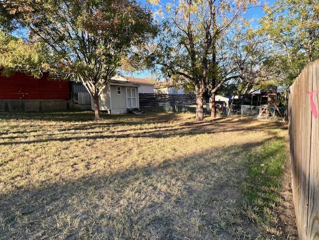 Lot 2 Leland, Unit 2R Kerrville, TX 78028 - Photo 3 of 11 a tree in front of a white house