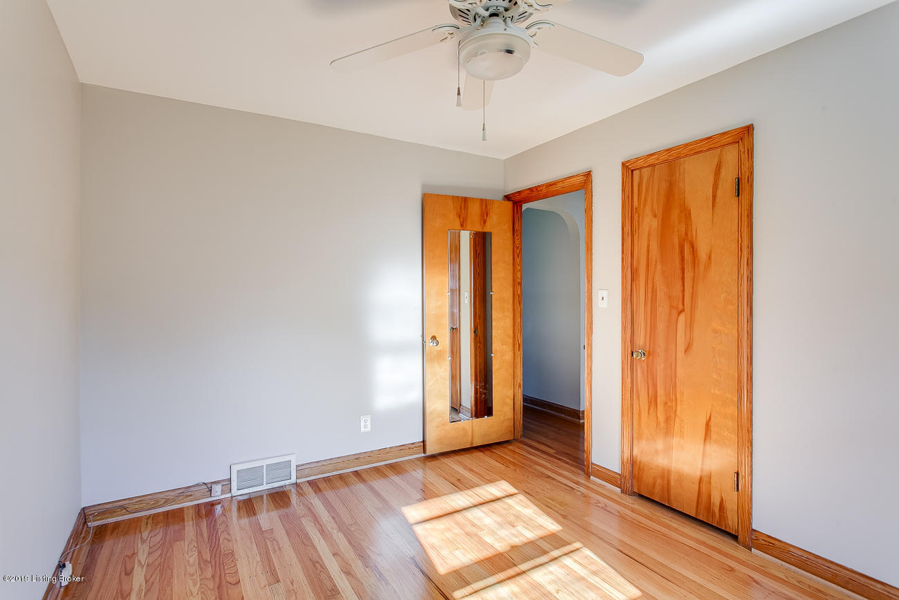 9105 Chenault Road Louisville, KY 40258 - Photo 20 of 31 9105 Chenault Rd-14
