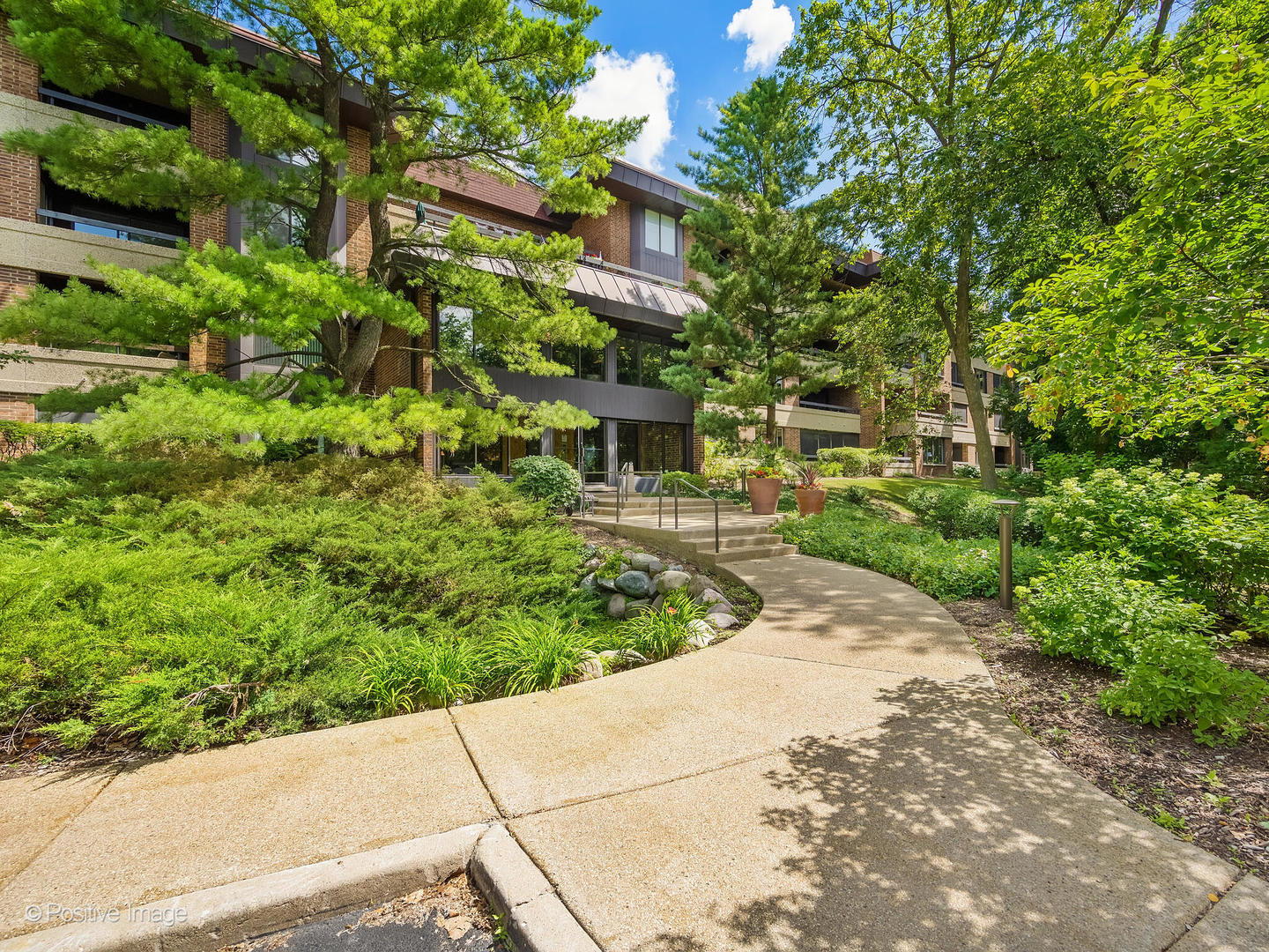 1409 Burr Oak Road, Unit 309A Hinsdale, IL 60521 - Photo 2 of 24