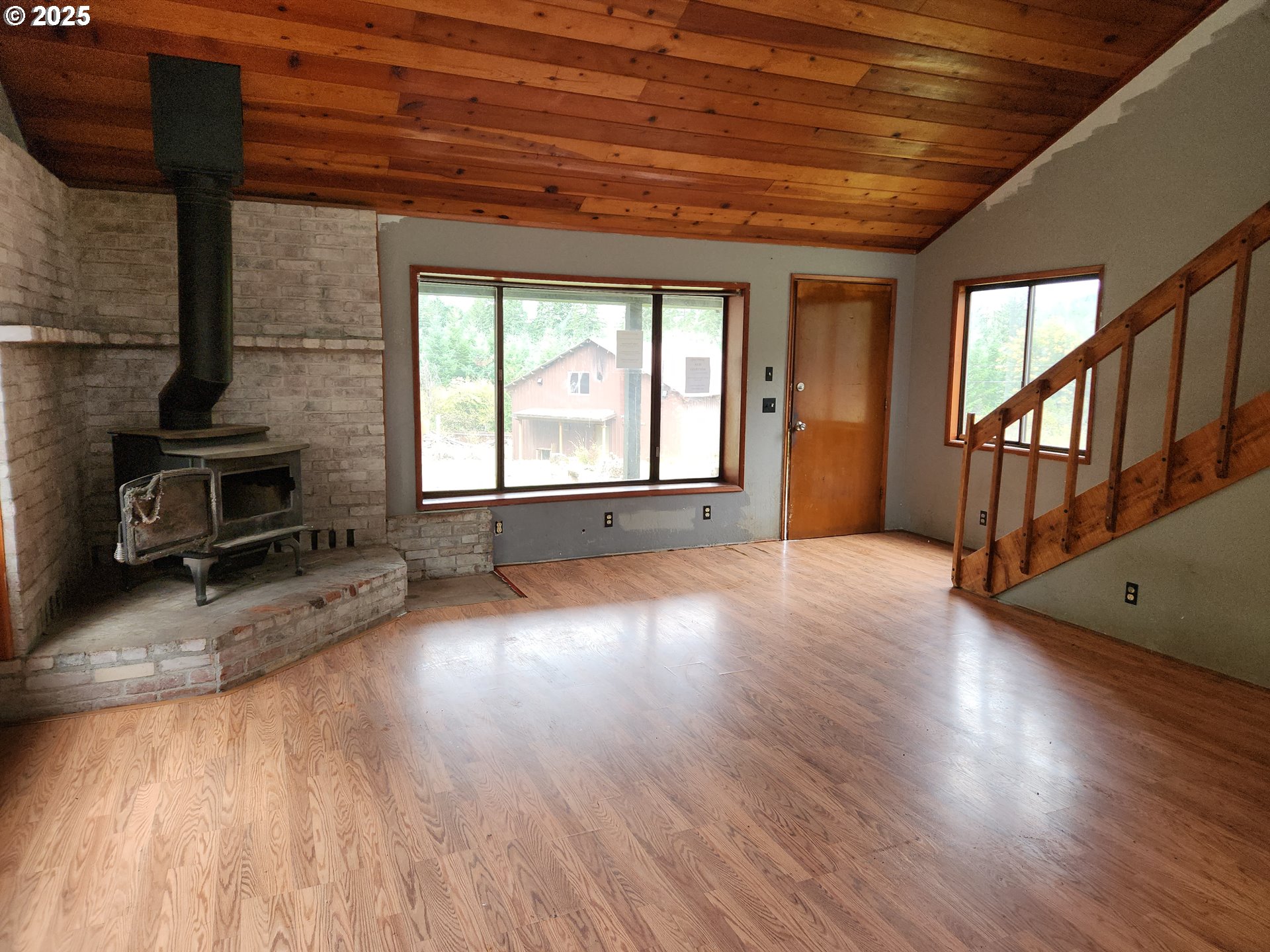 24626 Demming Ridge Road Elmira, OR 97437 - Photo 4 of 41