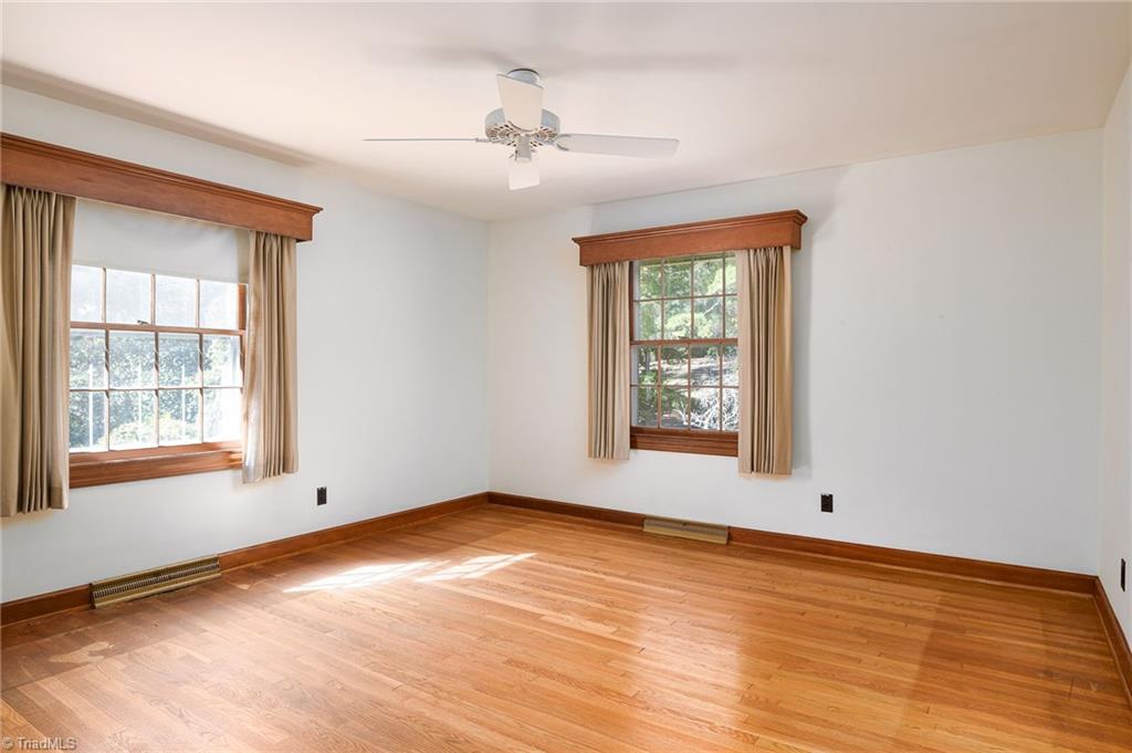 1706 Windsor Drive High Point, NC 27262 - Photo 12 of 25