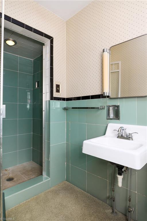 1706 Windsor Drive High Point, NC 27262 - Photo 13 of 25