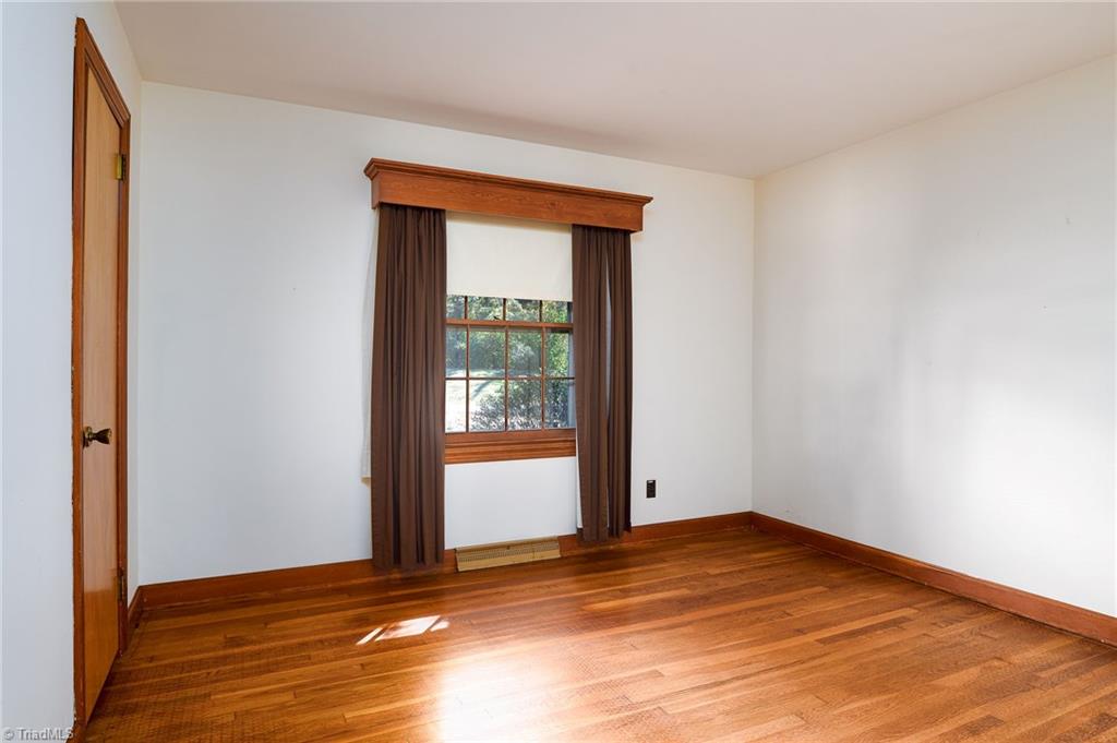 1706 Windsor Drive High Point, NC 27262 - Photo 15 of 25