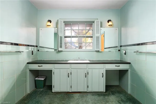 $299,900 | 1706 Windsor Drive, High Point, NC 27262