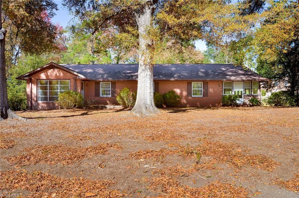 1706 Windsor Drive High Point, NC 27262 - Photo 2 of 25