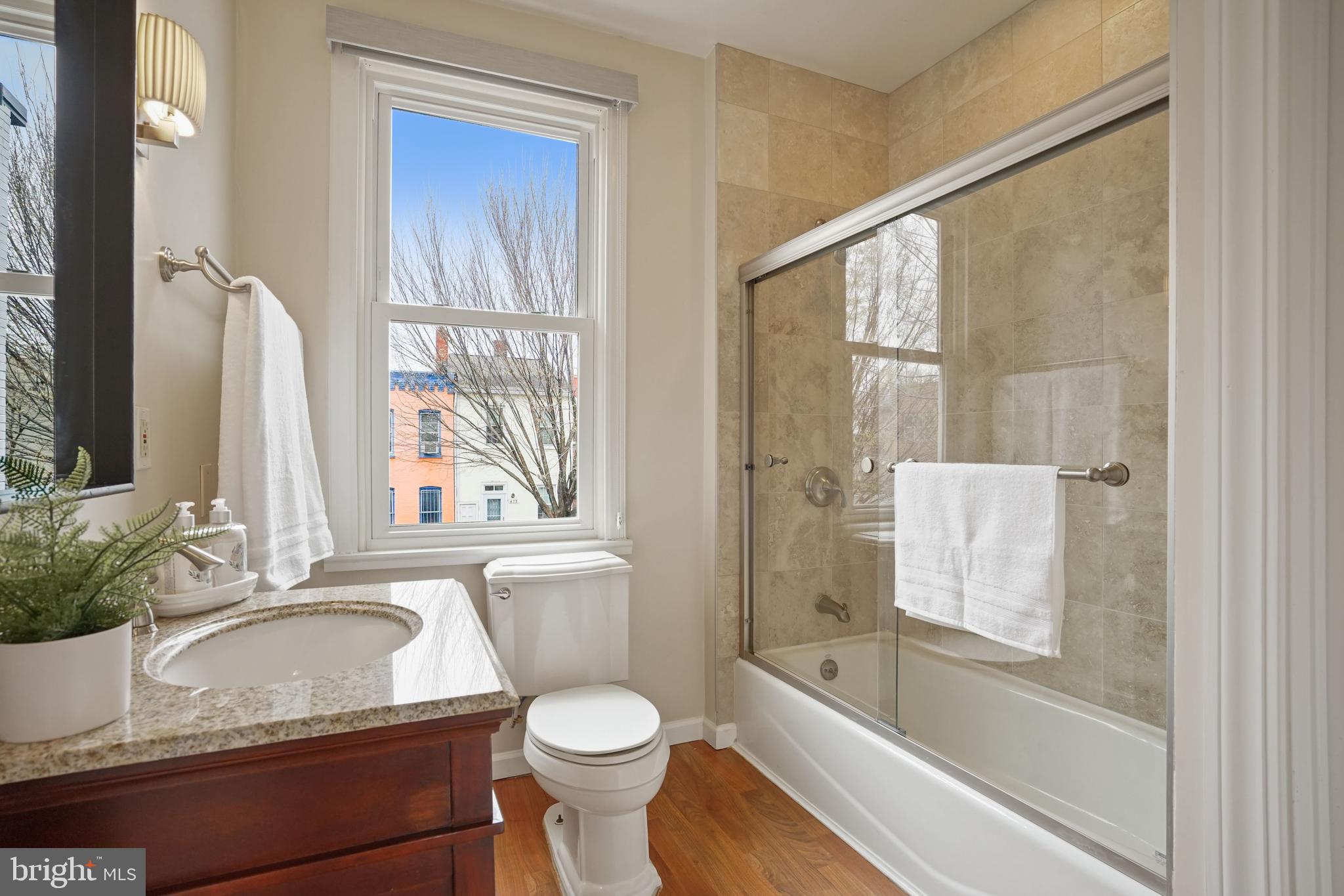 468 Ridge Street Northwest Washington, DC 20001 - Photo 15 of 35