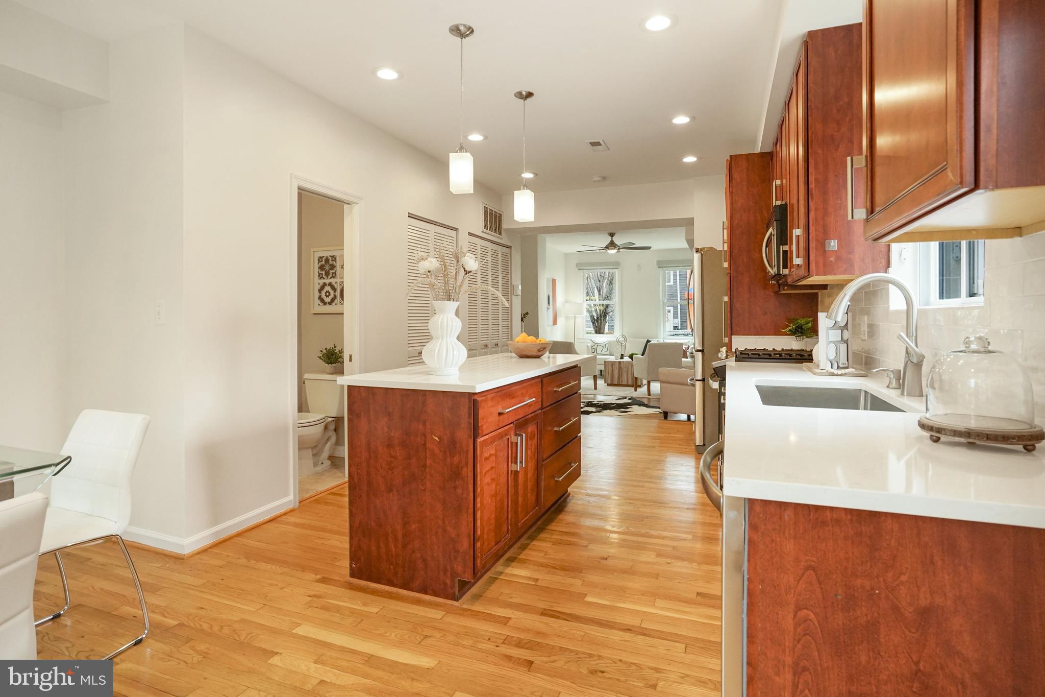 468 Ridge Street Northwest Washington, DC 20001 - Photo 24 of 35