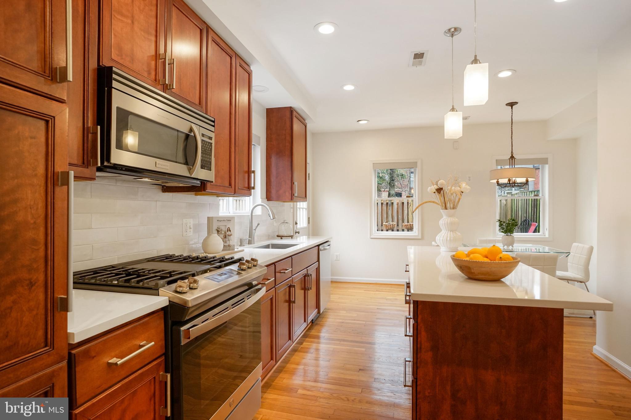 468 Ridge Street Northwest Washington, DC 20001 - Photo 27 of 35