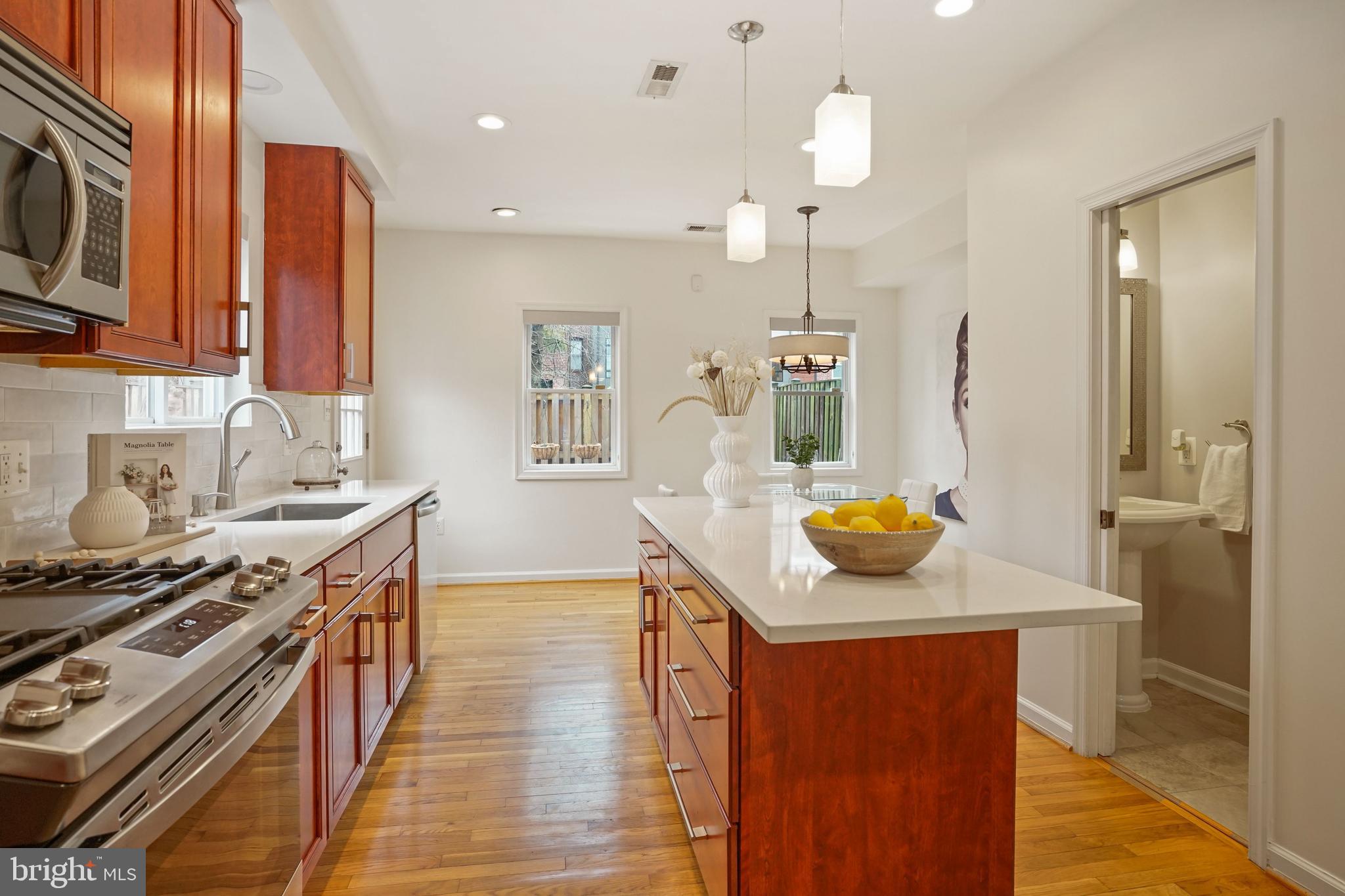 468 Ridge Street Northwest Washington, DC 20001 - Photo 28 of 35