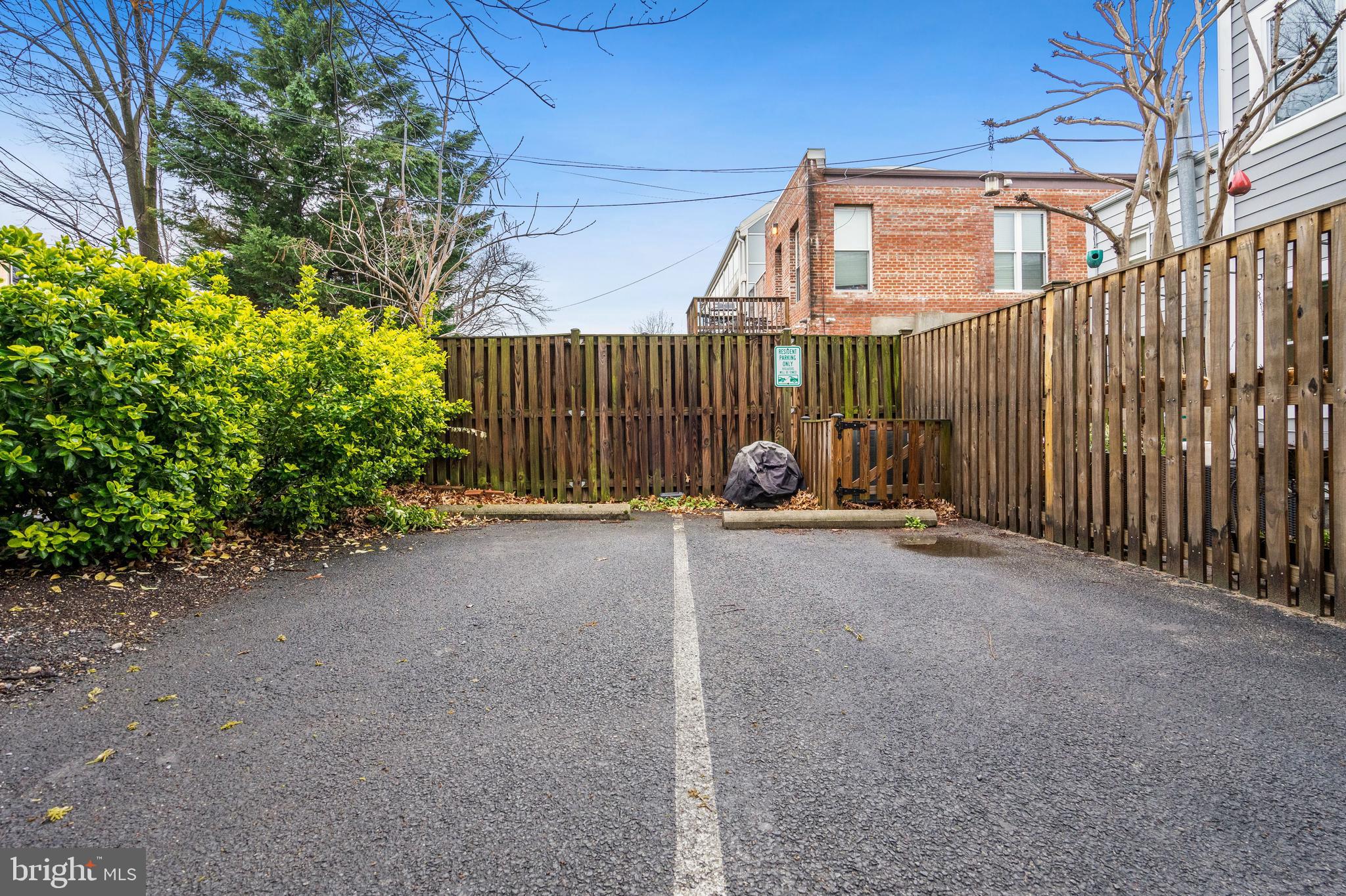 468 Ridge Street Northwest Washington, DC 20001 - Photo 29 of 35