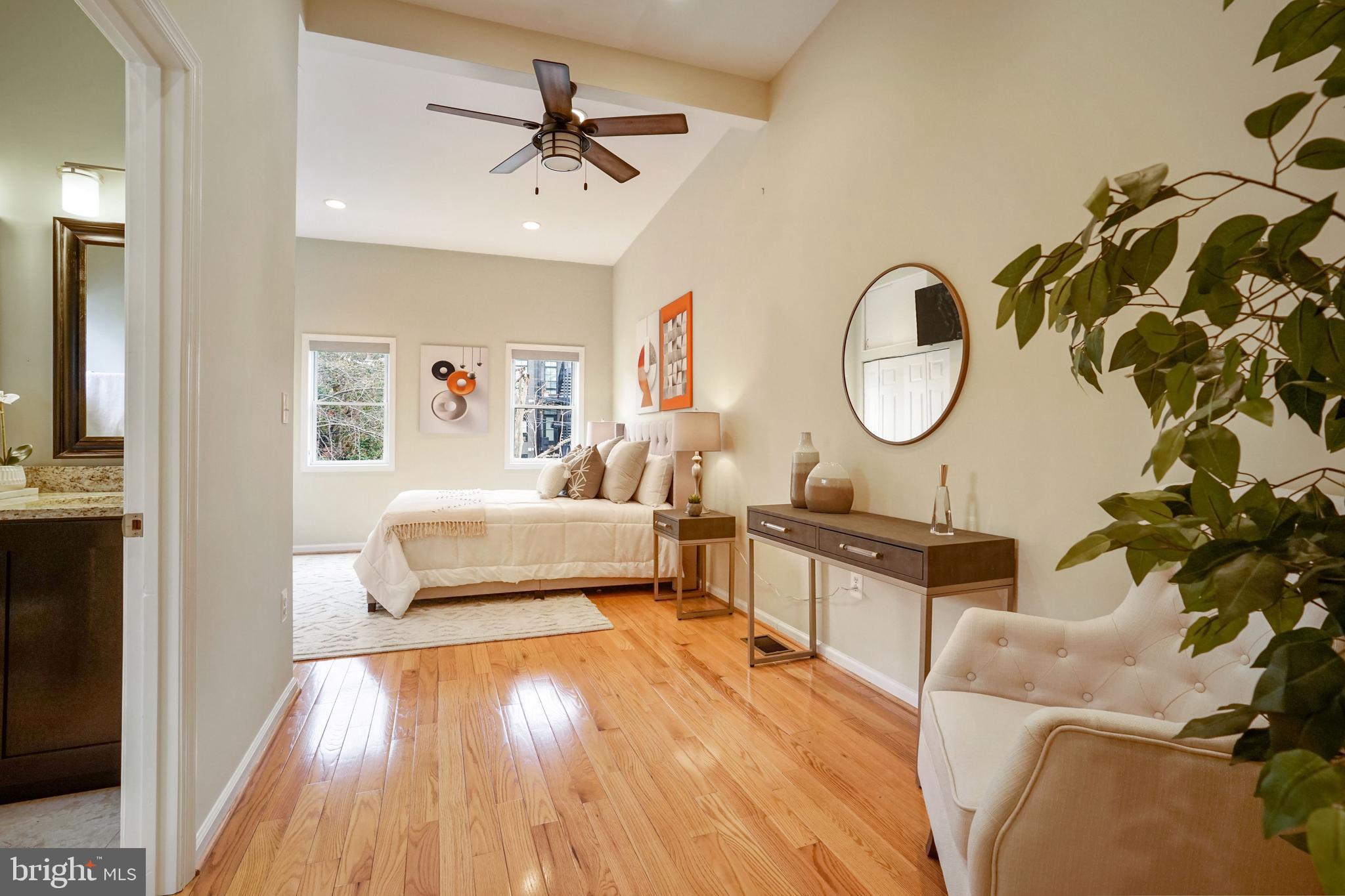 468 Ridge Street Northwest Washington, DC 20001 - Photo 10 of 35