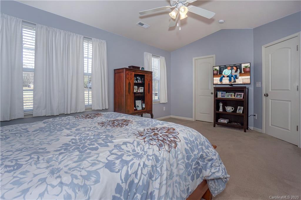 2412 Hart Road Charlotte, NC 28214 - Photo 12 of 28 Gallery Image 12