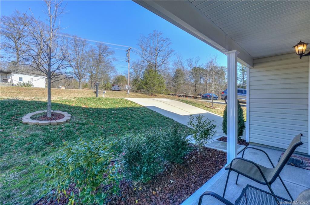2412 Hart Road Charlotte, NC 28214 - Photo 4 of 28 Gallery Image 4