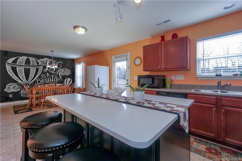2412 Hart Road Charlotte, NC 28214 - Photo 10 of 28 Gallery Image 10