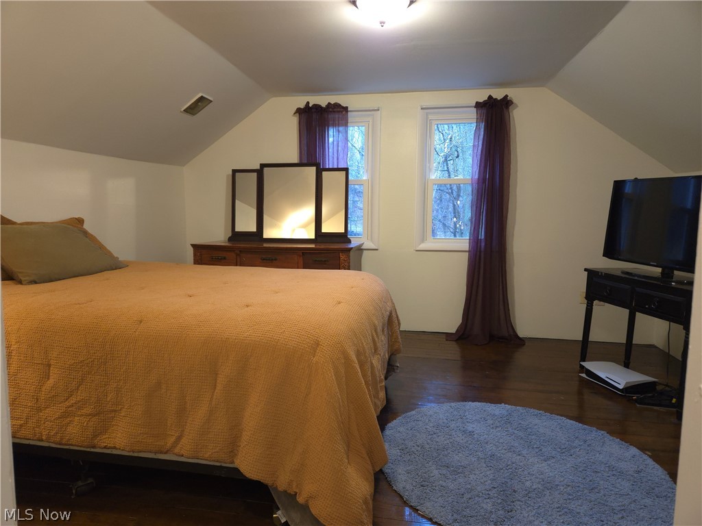 3186 Styx Hill Road Medina, OH 44256 - Photo 11 of 17 Second floor Bedroom dark hardwood.