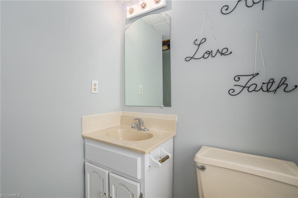 141 Raintree Road Advance, NC 27006 - Photo 29 of 44 Gallery Image 29