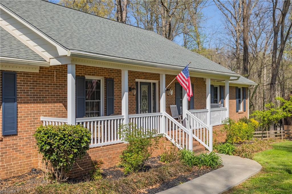 141 Raintree Road Advance, NC 27006 - Photo 4 of 44 Gallery Image 4