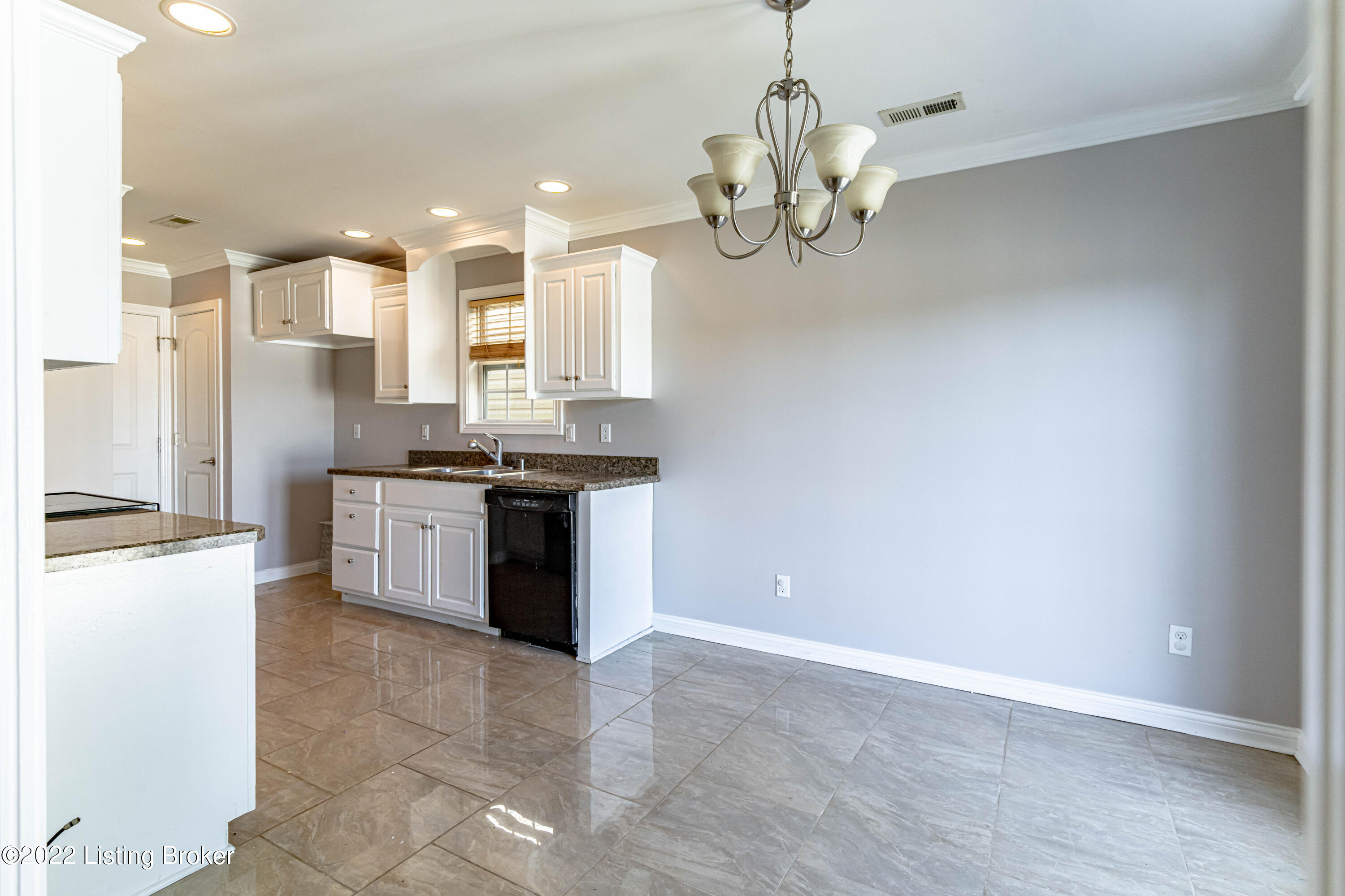 8917 Riley Avenue Louisville, KY 40242 - Photo 11 of 59 DSC07025
