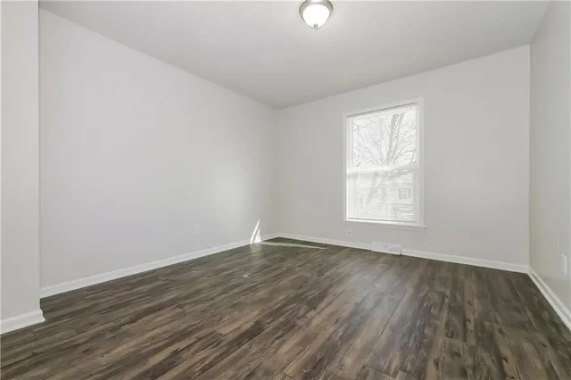 $2,225 | 1009 Southeast Alice Street, Blue Springs, MO 64014