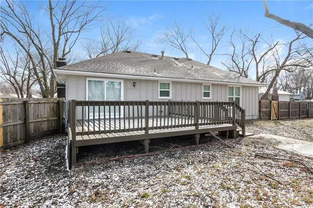 $2,225 | 1009 Southeast Alice Street, Blue Springs, MO 64014