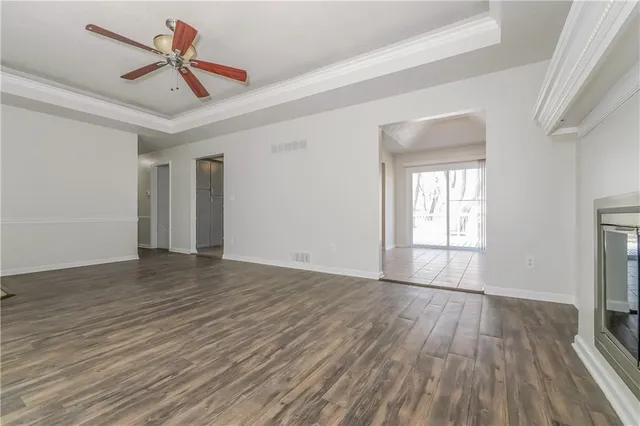 $2,225 | 1009 Southeast Alice Street, Blue Springs, MO 64014