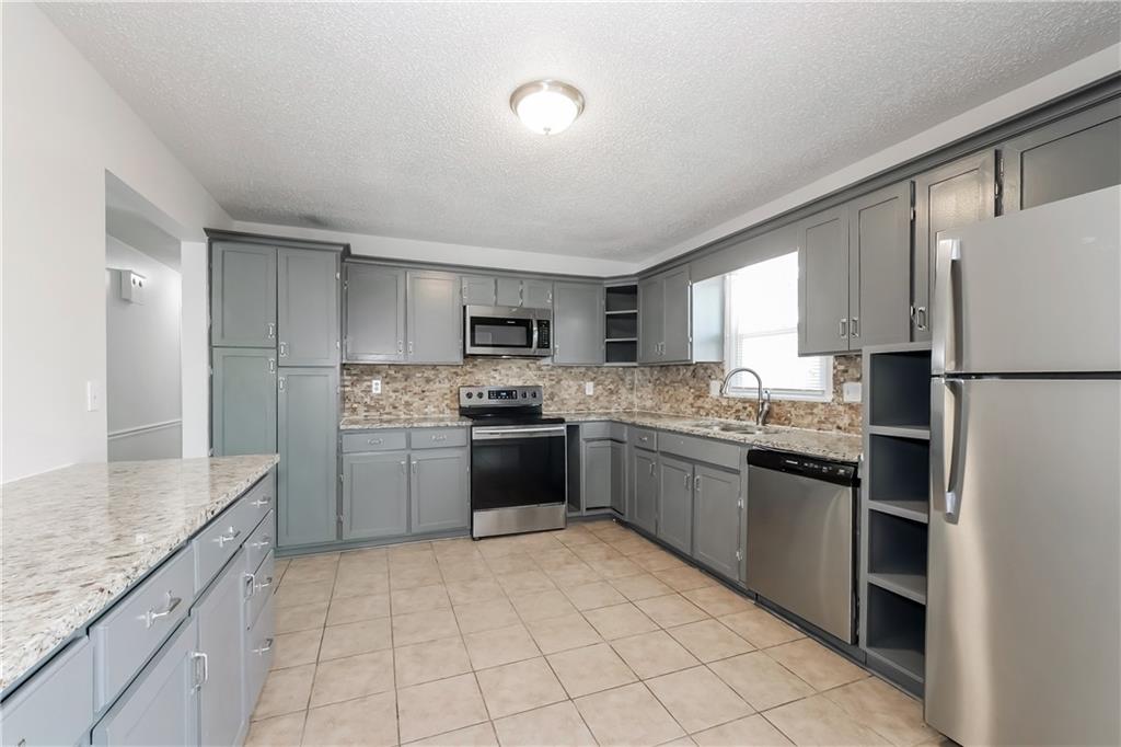 1009 Southeast Alice Street Blue Springs, MO 64014 - Photo 6 of 18