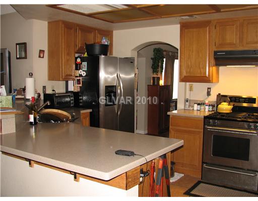 3205 Shallow Point Circle Las Vegas, NV 89117 - Photo 6 of 13 Kitchen.