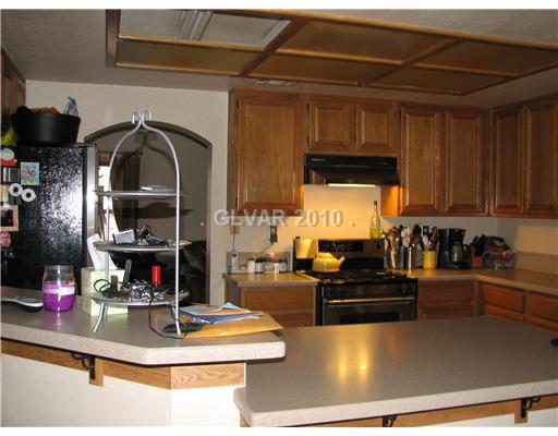 3205 Shallow Point Circle Las Vegas, NV 89117 - Photo 7 of 13 Kitchen.