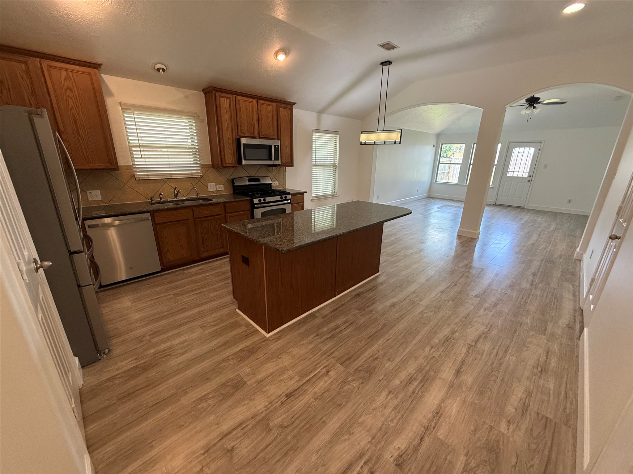 12650 Redbud Villa Lane Houston, TX 77086 - Photo 5 of 20